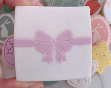Load image into Gallery viewer, Ribbon Bow Fondant Embosser