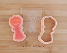 Load image into Gallery viewer, Pumpkin Balloon with Tassels Embosser / Cutter - Made in the UK with Love from House of Toot Sweet - Just £6! Shop now at House of Toot Sweet