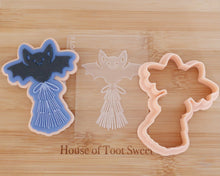 Load image into Gallery viewer, Bat Balloon with Tassels Embosser / Cutter - Made in the UK with Love from House of Toot Sweet - Just £6! Shop now at House of Toot Sweet