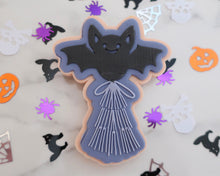 Load image into Gallery viewer, Bat Balloon with Tassels Embosser / Cutter - Made in the UK with Love from House of Toot Sweet - Just £6! Shop now at House of Toot Sweet