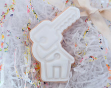 Load image into Gallery viewer, New Home House Key Fondant Stamp and Cutter - Made in the UK with Love from House of Toot Sweet - Just £6! Shop now at House of Toot Sweet
