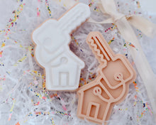 Load image into Gallery viewer, New Home House Key Fondant Stamp and Cutter - Made in the UK with Love from House of Toot Sweet - Just £6! Shop now at House of Toot Sweet