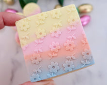 Load image into Gallery viewer, Flower Pattern Texture Fondant Embosser - Made in the UK with Love from House of Toot Sweet - Just £7! Shop now at House of Toot Sweet