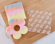 Load image into Gallery viewer, Flower Pattern Texture Fondant Embosser - Made in the UK with Love from House of Toot Sweet - Just £7! Shop now at House of Toot Sweet