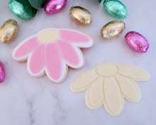 Load image into Gallery viewer, Droopy Daisy Fondant Embosser / Cutter