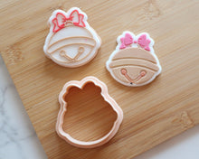 Load image into Gallery viewer, Jingle Bell with Bow Embosser and Cutter - Made in the UK with Love from House of Toot Sweet - Just £6! Shop now at House of Toot Sweet