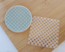 Load image into Gallery viewer, Checkerboard Texture Fondant Embosser - Made in the UK with Love from House of Toot Sweet - Just £7! Shop now at House of Toot Sweet