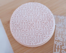 Load image into Gallery viewer, Bows Texture Fondant Embosser - Made in the UK with Love from House of Toot Sweet - Just £7! Shop now at House of Toot Sweet