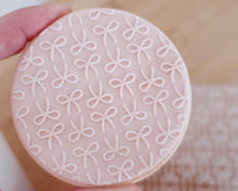 Load image into Gallery viewer, Bows Texture Fondant Embosser - Made in the UK with Love from House of Toot Sweet - Just £7! Shop now at House of Toot Sweet