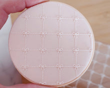Load image into Gallery viewer, Dot Bows Texture Fondant Embosser - Made in the UK with Love from House of Toot Sweet - Just £7! Shop now at House of Toot Sweet