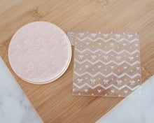 Load image into Gallery viewer, Zig Zag Bows Texture Fondant Embosser - Made in the UK with Love from House of Toot Sweet - Just £7! Shop now at House of Toot Sweet