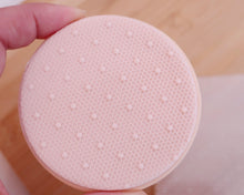 Load image into Gallery viewer, Dot Mesh Texture Fondant Embosser - Made in the UK with Love from House of Toot Sweet - Just £7! Shop now at House of Toot Sweet