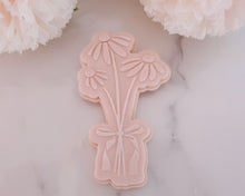 Load image into Gallery viewer, Daisy Bouquet Fondant Embosser / Cutter - Made in the UK with Love from House of Toot Sweet - Just £6.50! Shop now at House of Toot Sweet