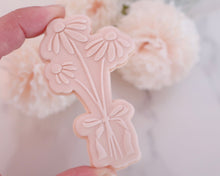 Load image into Gallery viewer, Daisy Bouquet Fondant Embosser / Cutter - Made in the UK with Love from House of Toot Sweet - Just £6.50! Shop now at House of Toot Sweet