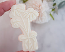 Load image into Gallery viewer, Daisy Bouquet Fondant Embosser / Cutter - Made in the UK with Love from House of Toot Sweet - Just £6.50! Shop now at House of Toot Sweet