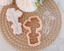 Load image into Gallery viewer, Daisy Bouquet Fondant Embosser / Cutter - Made in the UK with Love from House of Toot Sweet - Just £6.50! Shop now at House of Toot Sweet