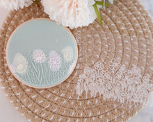 Load image into Gallery viewer, Wildflower Daisies Fondant Embosser - Made in the UK with Love from House of Toot Sweet - Just £7! Shop now at House of Toot Sweet