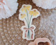 Load image into Gallery viewer, Daisy Bouquet Fondant Embosser / Cutter - Made in the UK with Love from House of Toot Sweet - Just £6.50! Shop now at House of Toot Sweet