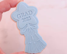 Load image into Gallery viewer, Grad 2025 Tassel Balloon - Fondant Cookie Embosser / Cutter - Made in the UK with Love from House of Toot Sweet - Just £6.50! Shop now at House of Toot Sweet