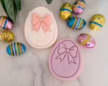 Load image into Gallery viewer, Egg Bow Fondant Stamp & Cookie cutter