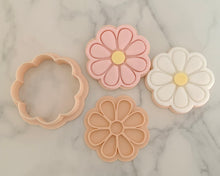 Load image into Gallery viewer, Daisy Flower Fondant Stamp & Cookie cutter