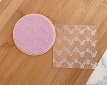 Load image into Gallery viewer, Zig Zag Flowers Fondant Embosser Texture Tile