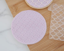 Load image into Gallery viewer, Mermaid Scales Linear Texture Pattern Cookie Embosser