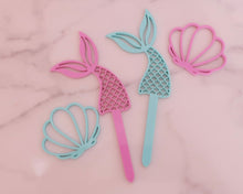 Load image into Gallery viewer, Clam Shell - Cupcake Charm Topper - Made in the UK with Love  from House of Toot Sweet - Just £4.80! Shop now at House of Toot Sweet