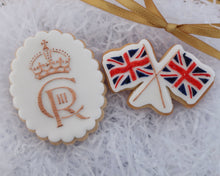 Load image into Gallery viewer, Union Jack Flags Embosser / Cutter - Made in the UK with Love from House of Toot Sweet - Just £6! Shop now at House of Toot Sweet