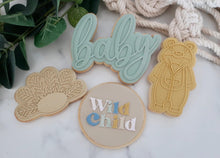 Load image into Gallery viewer, Rattan Daisy Plaque Embosser / Cutter - Made in the UK with Love  from House of Toot Sweet - Just £6.50! Shop now at House of Toot Sweet