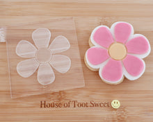 Load image into Gallery viewer, Simple Daisy Embosser / Cutter - Made in the UK with Love from House of Toot Sweet - Just £6! Shop now at House of Toot Sweet