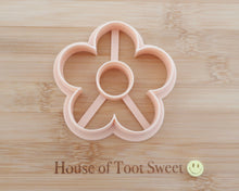 Load image into Gallery viewer, Daisy Cutter - Made in the UK with Love from House of Toot Sweet - Just £6! Shop now at House of Toot Sweet