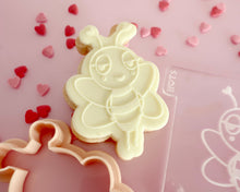 Load image into Gallery viewer, Cute Bee Embosser / Cutter - Made in the UK with Love from House of Toot Sweet - Just £6! Shop now at House of Toot Sweet