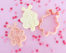 Load image into Gallery viewer, Cute Bee Stamp / Cutter - Made in the UK with Love from House of Toot Sweet - Just £5! Shop now at House of Toot Sweet