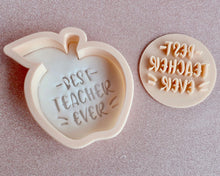 Load image into Gallery viewer, Apple Cutter - Made in the UK with Love from House of Toot Sweet - Just £5! Shop now at House of Toot Sweet