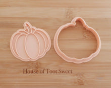 Load image into Gallery viewer, Pumpkin Stamp / Cutter - Made in the UK with Love from House of Toot Sweet - Just £5! Shop now at House of Toot Sweet