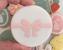 Load image into Gallery viewer, Ribbon Bow Fondant Embosser
