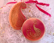 Load image into Gallery viewer, Peacock Fondant Cookie Embosser
