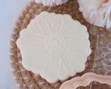 Load image into Gallery viewer, Gerbera Daisy Fondant Embosser / Cutter - Made in the UK with Love  from House of Toot Sweet - Just £6.50! Shop now at House of Toot Sweet
