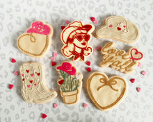 Load image into Gallery viewer, Rope Heart Fondant Embosser &amp; Cutter
