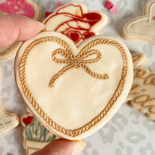 Load image into Gallery viewer, Rope Heart Fondant Embosser &amp; Cutter
