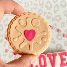 Load image into Gallery viewer, Heart Jam Biscuit Fondant Pop Embosser and Cutter

