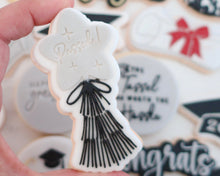 Load image into Gallery viewer, Passed! Tassel Balloon - Fondant Cookie Embosser / Cutter - Made in the UK with Love  from House of Toot Sweet - Just £6.50! Shop now at House of Toot Sweet
