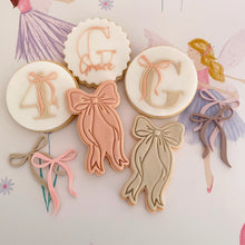 Load image into Gallery viewer, Coquette Bow - Fondant Stamp &amp; Cookie cutter
