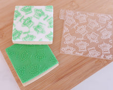 Load image into Gallery viewer, Aliens Texture Fondant Cookie Embosser
