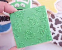 Load image into Gallery viewer, Aliens Texture Fondant Cookie Embosser
