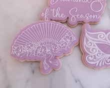 Load image into Gallery viewer, Handheld Fan Fondant Embosser and Cutter
