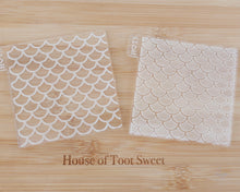 Load image into Gallery viewer, Mermaid Scales Linear Texture Pattern Cookie Embosser
